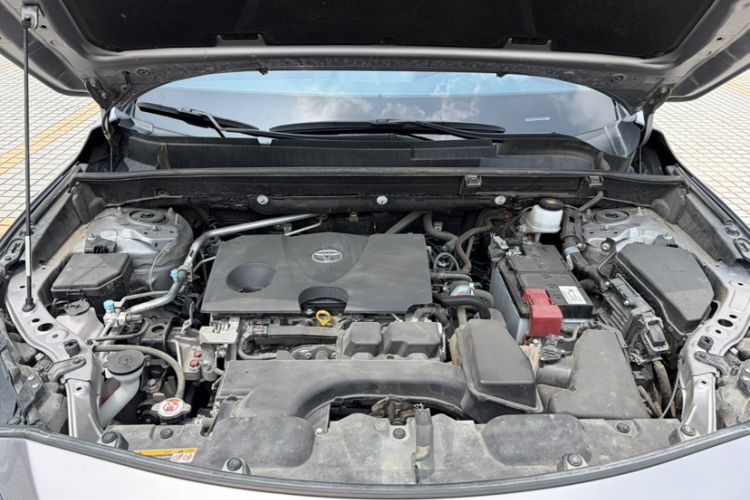 Used Toyota Venza 2023 2.0L CVT Two-Wheel Drive Prestige Version Interior 10