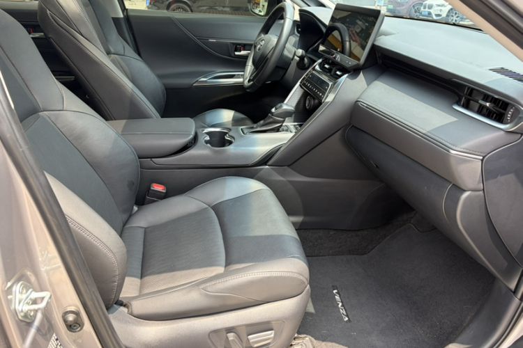 Used Toyota Venza 2023 2.0L CVT Two-Wheel Drive Prestige Version Interior 12