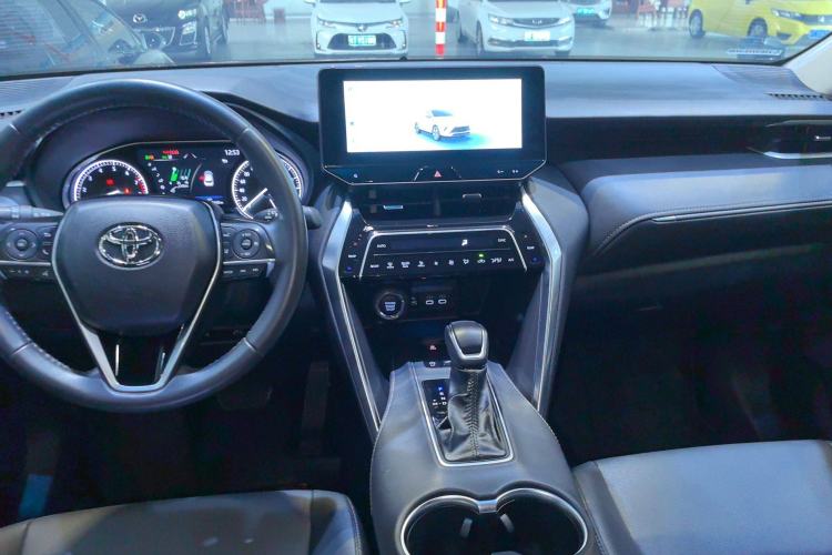 Used Toyota Venza 2023 2.0L CVT Two-Wheel Drive Luxury Edition Interior 2