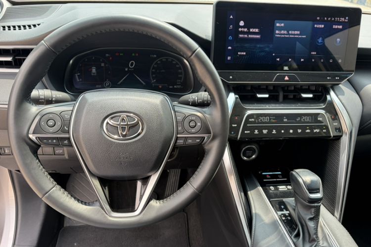 Used Toyota Venza 2023 2.0L CVT Two-Wheel Drive Prestige Version Interior 2