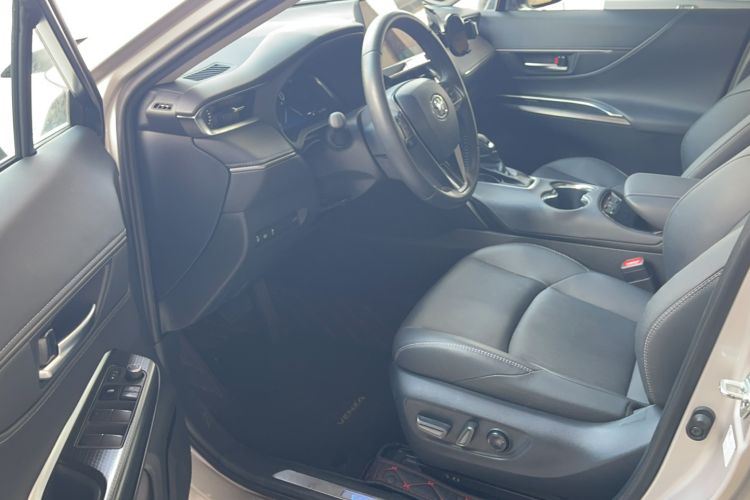 Used Toyota Venza 2023 2.5L Smart Electric Hybrid Dual-Drive Prestige Version Interior 2