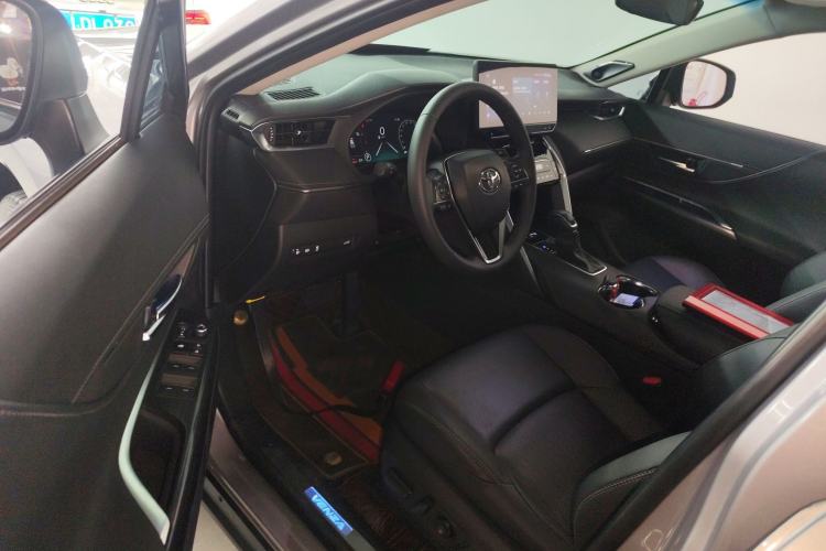 Used Toyota Venza 2023 2.0L CVT Two-Wheel Drive Prestige Version Interior 3