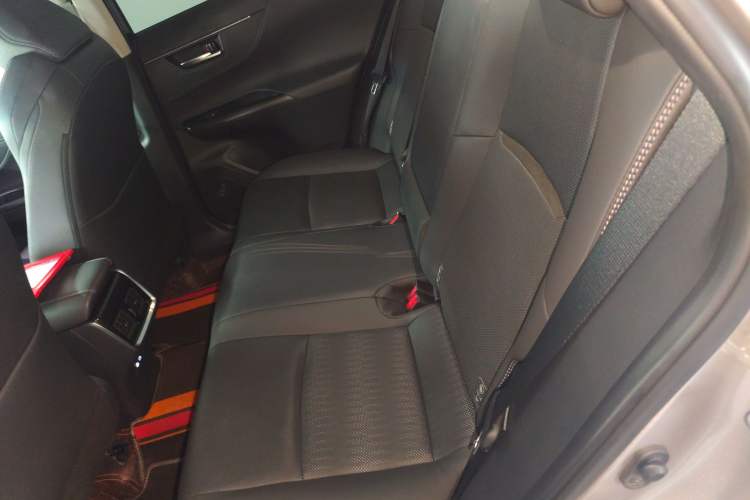 Used Toyota Venza 2023 2.0L CVT Two-Wheel Drive Prestige Version Interior 4
