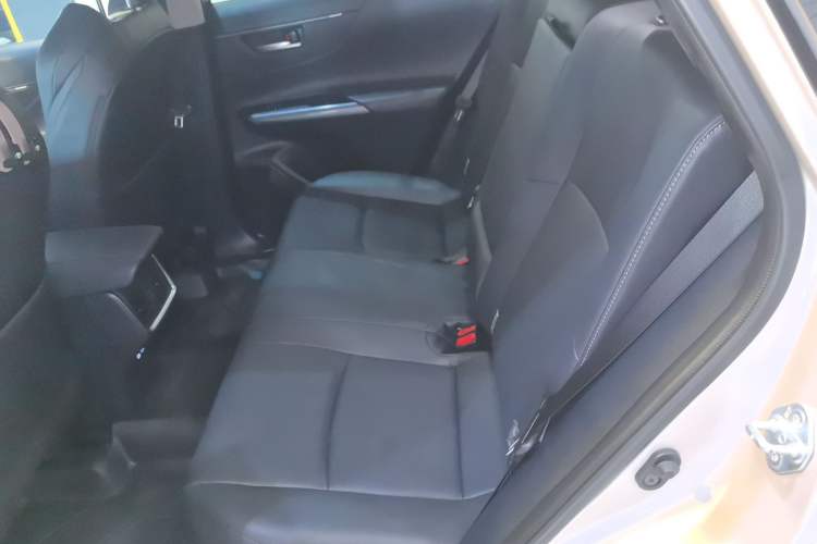 Used Toyota Venza 2023 2.0L CVT Two-Wheel Drive Luxury Edition Interior 4