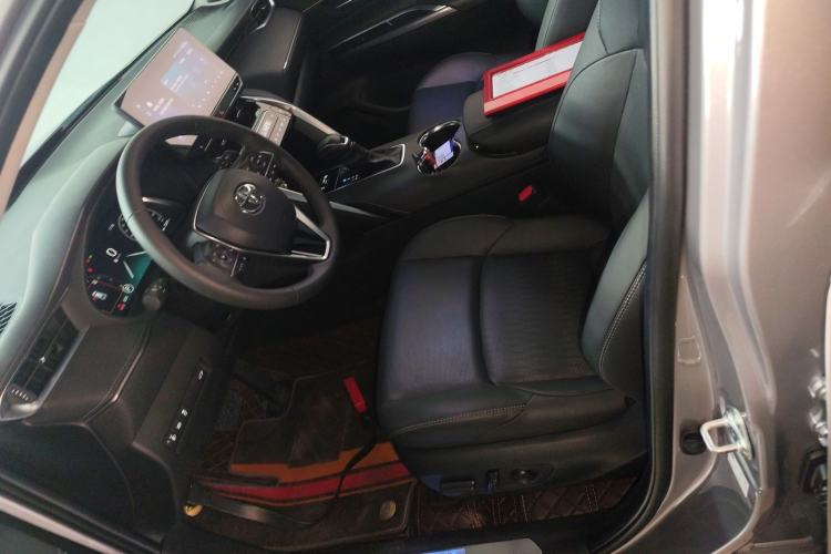 Used Toyota Venza 2023 2.0L CVT Two-Wheel Drive Prestige Version Left Front Seat