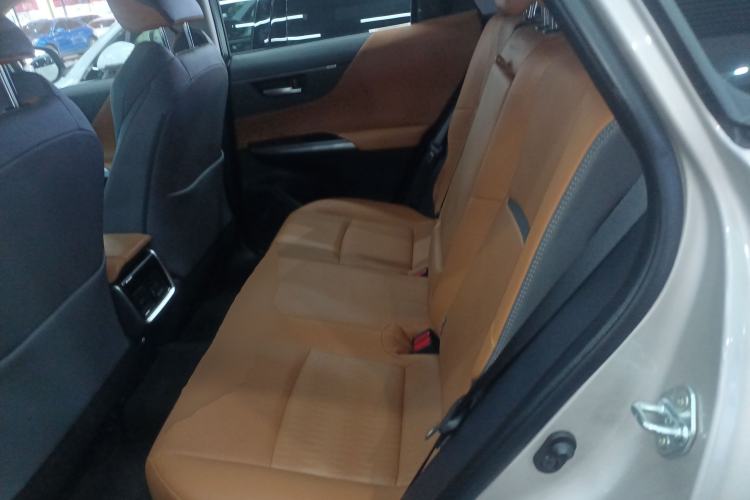 Used Toyota Venza 2023 2.0L CVT Two-Wheel Drive Prestige Version Left Rear Seat