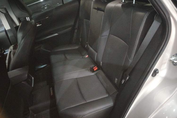 Used Toyota Venza 2023 2.0L CVT Two-Wheel Drive Luxury Edition Left Rear Seat