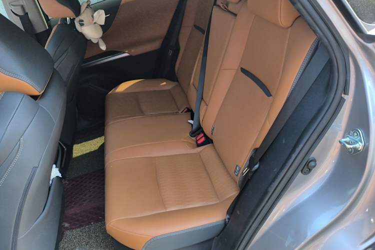 Used Toyota Venza 2023 2.5L Smart Electric Hybrid Dual-Drive Prestige Version Left Rear Seat