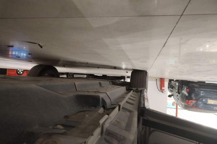 Used Toyota Venza 2023 2.0L CVT Two-Wheel Drive Luxury Edition Left Side Sill