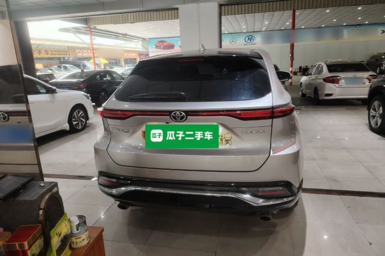 Used Toyota Venza 2023 2.0L CVT Two-Wheel Drive Luxury Edition Rear