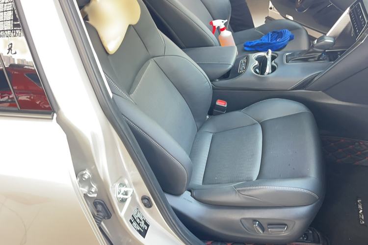 Used Toyota Venza 2023 2.5L Smart Electric Hybrid Dual-Drive Prestige Version Right Front Seat