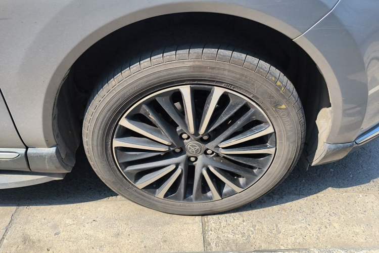 Used Toyota Venza 2023 2.5L Smart Electric Hybrid Dual-Drive Prestige Version Right Front Wheel Hub