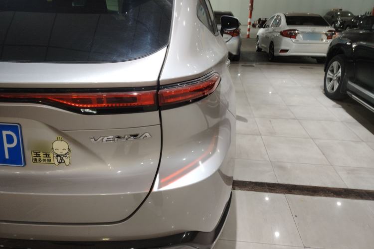 Used Toyota Venza 2023 2.0L CVT Two-Wheel Drive Luxury Edition Right Rear Taillight