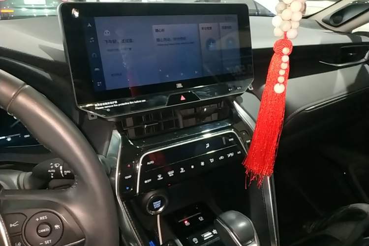 Used Toyota Venza 2023 2.0L CVT Two-Wheel Drive Prestige Version Audio And AC Panel