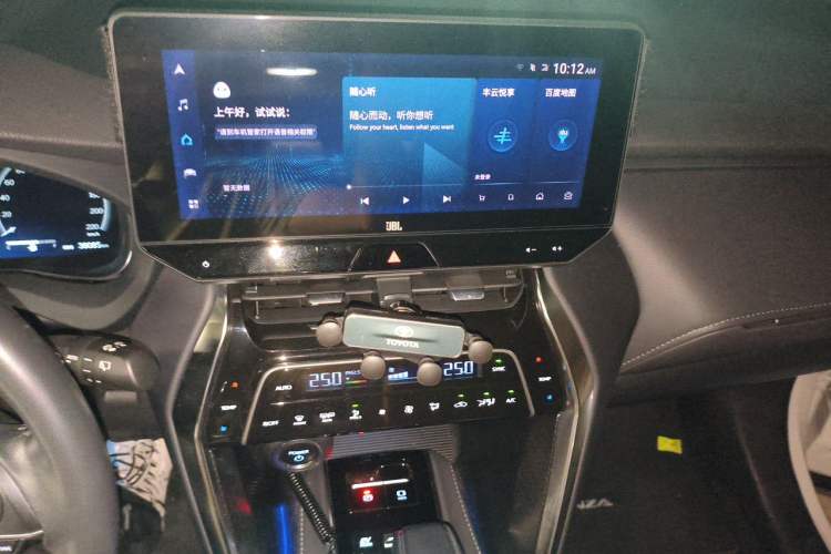 Used Toyota Venza 2023 2.5L Smart Electric Hybrid Dual-Drive Prestige Version Audio And AC Panel