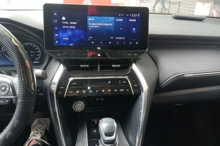 Used Toyota Venza 2023 2.0L CVT Two-Wheel Drive Prestige Version Audio And AC Panel