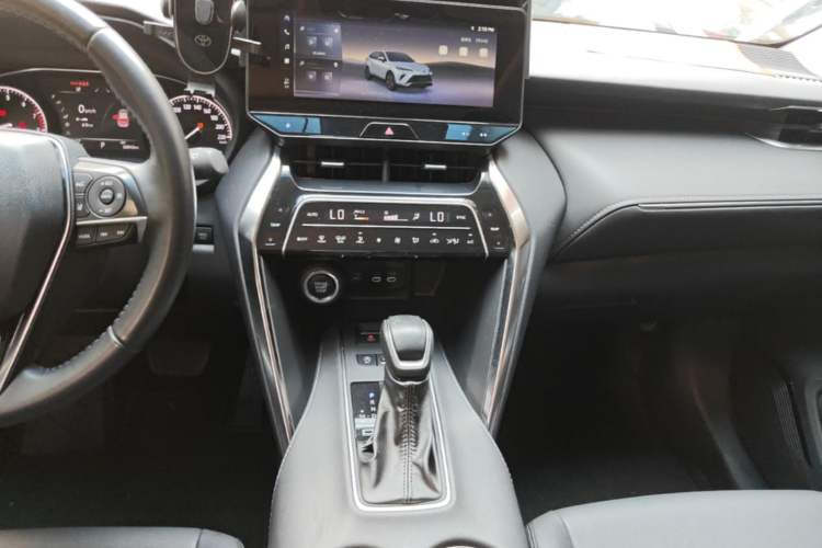 Used Toyota Venza 2023 2.0L CVT Two-Wheel Drive Luxury Edition Audio And AC Panel