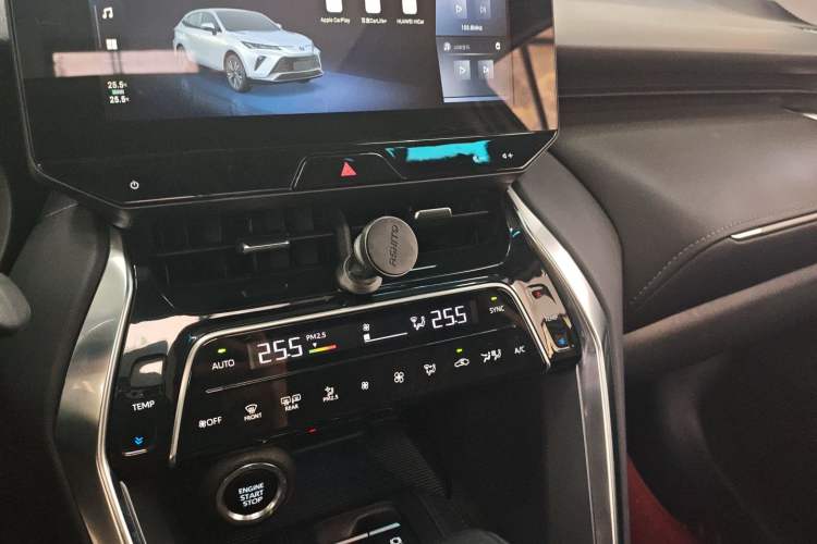 Used Toyota Venza 2023 2.0L CVT Two-Wheel Drive Luxury Edition Audio And AC Panel