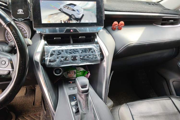 Used Toyota Venza 2023 2.0L CVT Two-Wheel Drive Luxury Edition Audio And AC Panel
