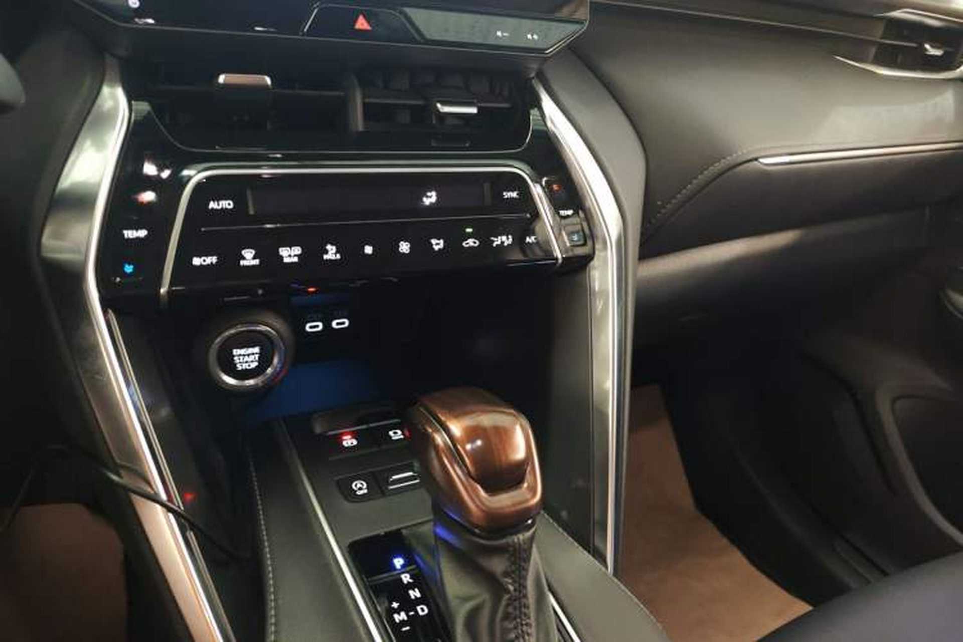 Used Toyota Venza 2023 2.0L CVT Two-Wheel Drive Luxury Edition Audio And AC Panel