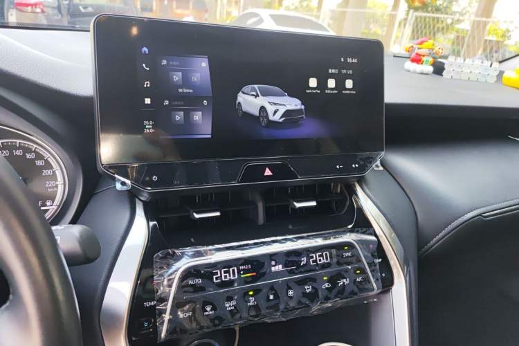 Used Toyota Venza 2023 2.5L Smart Electric Hybrid Dual-Drive Luxury Edition Audio And AC Panel