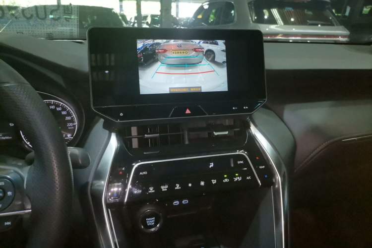 Used Toyota Venza 2023 2.0L CVT Two-Wheel Drive Luxury Edition Audio And AC Panel