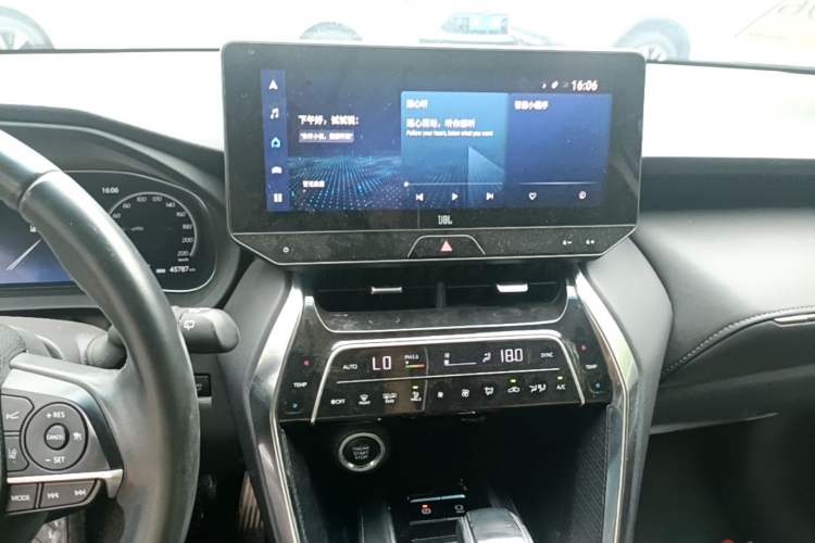 Used Toyota Venza 2023 2.0L CVT Two-Wheel Drive Prestige Version Audio And AC Panel