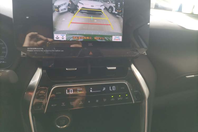 Used Toyota Venza 2023 2.0L CVT Two-Wheel Drive Prestige Version Audio And AC Panel