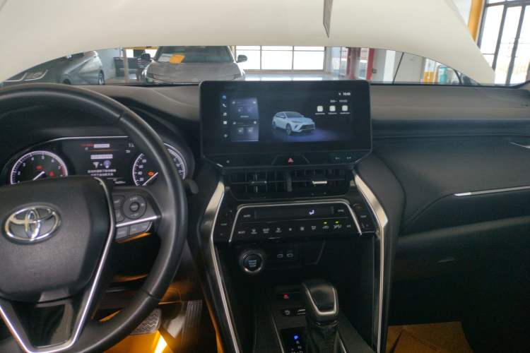 Used Toyota Venza 2023 2.0L CVT Two-Wheel Drive Luxury Edition Audio And AC Panel