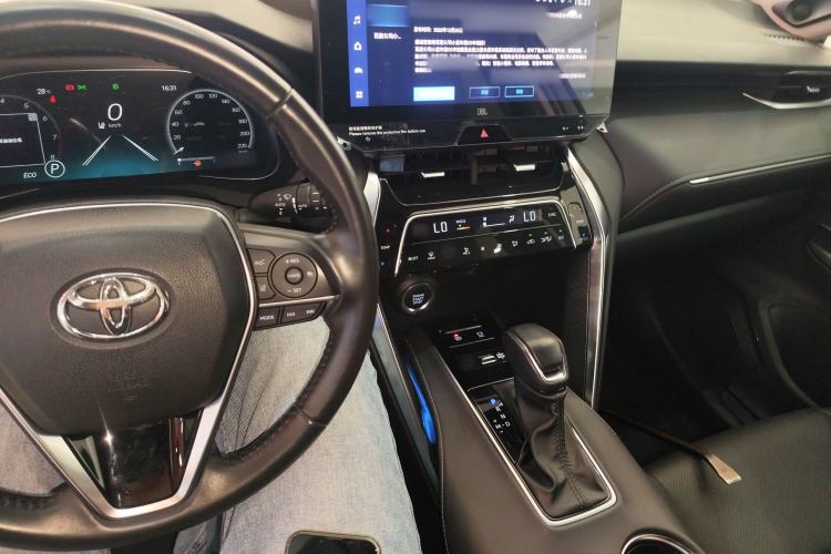Used Toyota Venza 2023 2.0L CVT Two-Wheel Drive Prestige Version Center Console