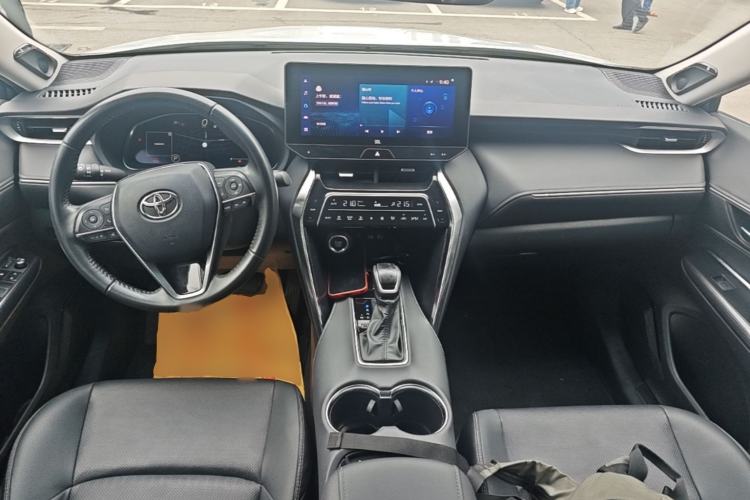 Used Toyota Venza 2023 2.0L CVT Two-Wheel Drive Prestige Version Center Console