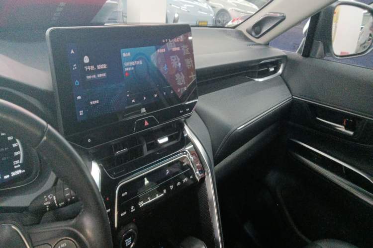 Used Toyota Venza 2023 2.0L CVT Two-Wheel Drive Prestige Version Center Console