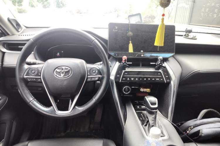 Used Toyota Venza 2023 2.0L CVT Two-Wheel Drive Prestige Version Center Console