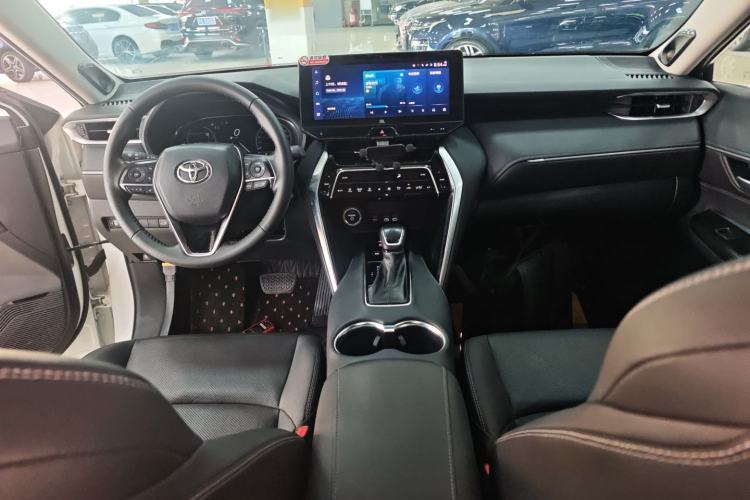 Used Toyota Venza 2023 2.5L Smart Electric Hybrid Dual-Drive Prestige Version Center Console