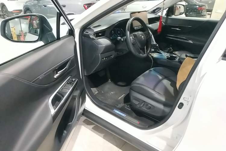 Used Toyota Venza 2023 2.0L CVT Two-Wheel Drive Prestige Version Driver Seat