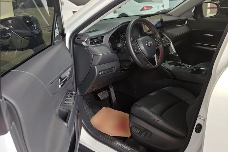 Used Toyota Venza 2023 2.0L CVT Two-Wheel Drive Luxury Edition Driver Seat