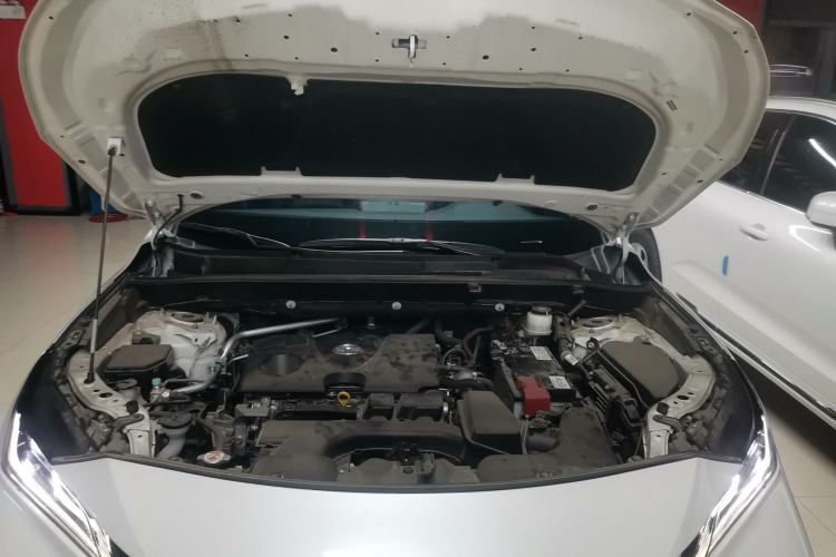 Used Toyota Venza 2023 2.0L CVT Two-Wheel Drive Prestige Version Engine Bay