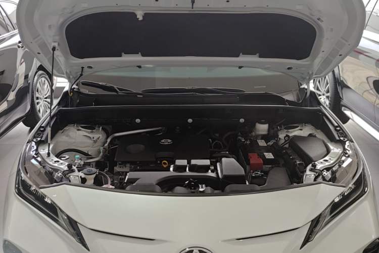 Used Toyota Venza 2023 2.0L CVT Two-Wheel Drive Luxury Edition Engine Bay
