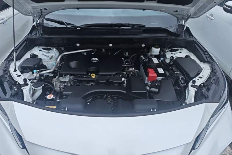 Used Toyota Venza 2023 2.0L CVT Two-Wheel Drive Prestige Version Engine Bay
