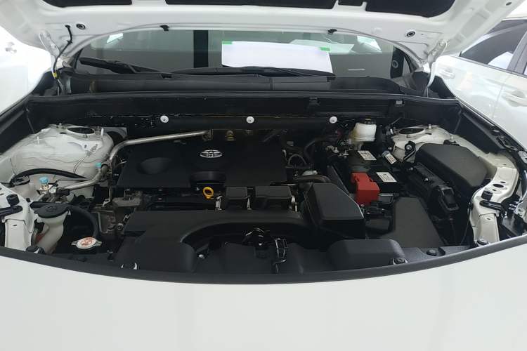 Used Toyota Venza 2023 2.0L CVT Two-Wheel Drive Luxury Edition Engine Bay