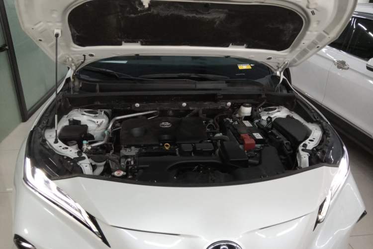 Used Toyota Venza 2023 2.0L CVT Two-Wheel Drive Prestige Version Engine Bay