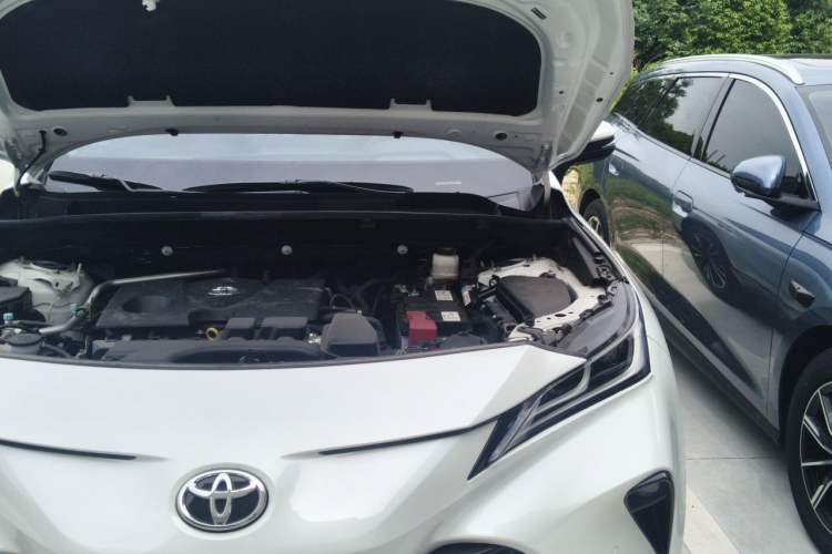 Used Toyota Venza 2023 2.0L CVT Two-Wheel Drive Prestige Version Engine Bay Left