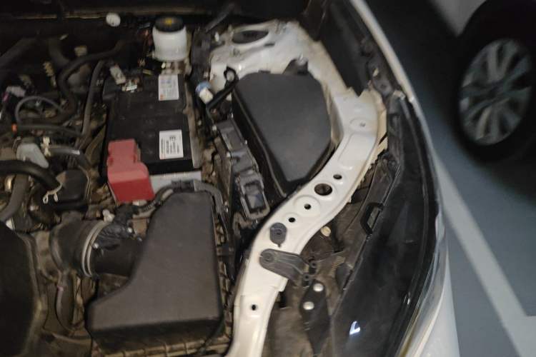 Used Toyota Venza 2023 2.0L CVT Two-Wheel Drive Prestige Version Engine Bay Left