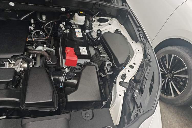 Used Toyota Venza 2023 2.0L CVT Two-Wheel Drive Prestige Version Engine Bay Left