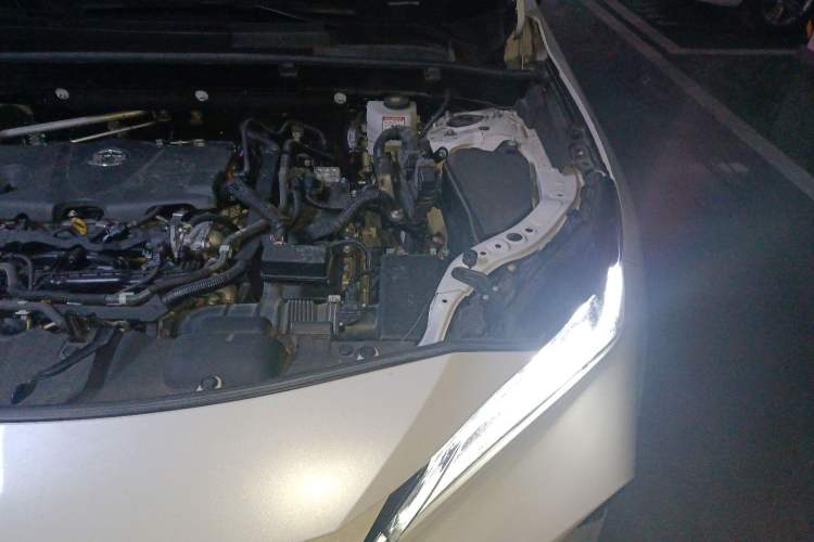 Used Toyota Venza 2023 2.5L Smart Electric Hybrid Dual-Drive Prestige Version Engine Bay Left
