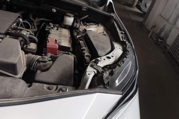 Used Toyota Venza 2023 2.0L CVT Two-Wheel Drive Prestige Version Engine Bay Left