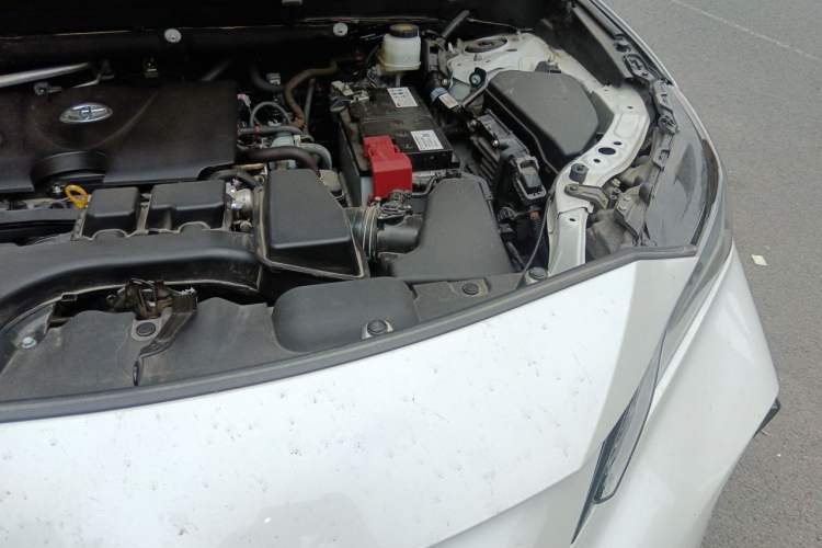 Used Toyota Venza 2023 2.0L CVT Two-Wheel Drive Prestige Version Engine Bay Left