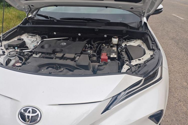 Used Toyota Venza 2023 2.0L CVT Two-Wheel Drive Prestige Version Engine Bay Left
