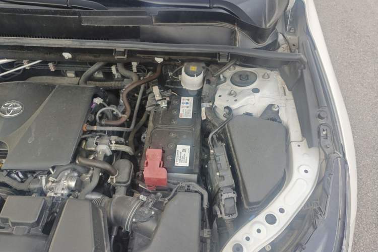 Used Toyota Venza 2023 2.0L CVT Two-Wheel Drive Prestige Version Engine Bay Left