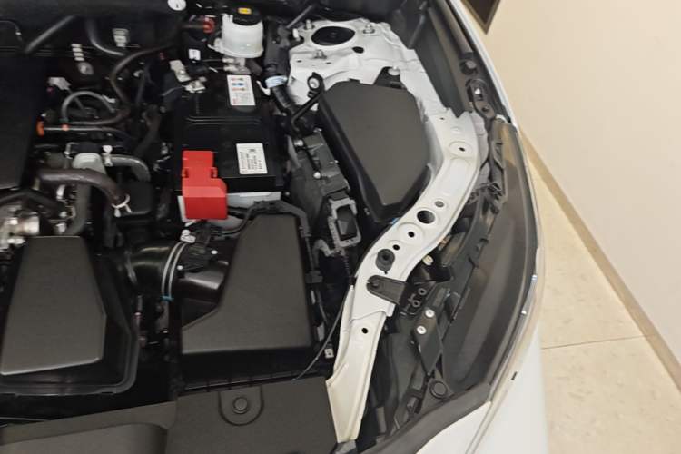 Used Toyota Venza 2023 2.0L CVT Two-Wheel Drive Prestige Version Engine Bay Left
